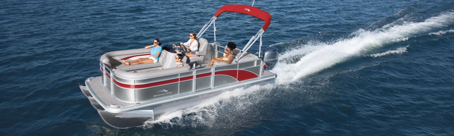 Friends enjoying a cruise on the Bennington S Series Pontoon